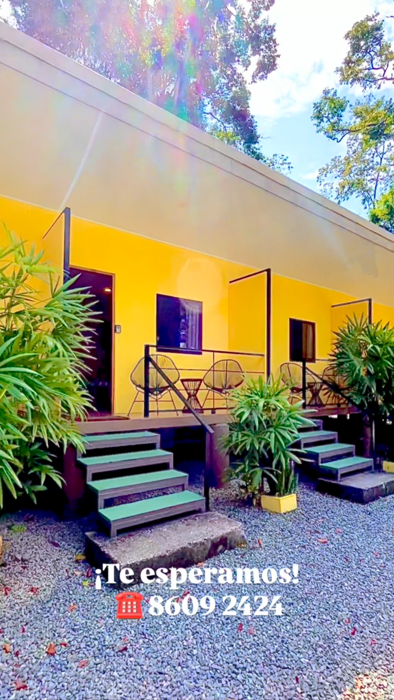 ¡El Caribe te espera! ☀️ 🌴 🥤 

KiaMimi cuenta con:

• 5 habitaciones con una cama matrimonial y una cama individual 
•baño privado
•cocina compartida 
• parqueo 
•Smart TV
•WiFi

Para información o reservas al whatsapp: 📲 8609 2424 (https://wa.link/5uj1n0).

Estamos ubicados en Playa Negra, Puerto Viejo 🏝️

#caribe #costarica #puertoviejo #puravida #airbnb #playa #caribesur #airbnbsuperhost #playanegra #habitaciones