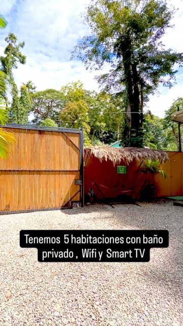 Este mes de Octubre le pusimos  un nuevo color a KiaMimi 🥰Contamos con:🔸4 habitaciones con abanico 🔸1 habitación con AC🔸baños privados 🔸parqueo cerrado con cámaras 🔸Wifi🔸Smart TV🔸Cocina compartida Para información o reservas al whatsapp: 📲 8609 2424 (https://wa.link/5uj1n0).Estamos ubicados en Playa Negra, Puerto Viejo 🏝️#caribe #costarica #puertoviejo #puravida #airbnb #playa #caribesur #airbnbsuperhost #playanegra #habitaciones